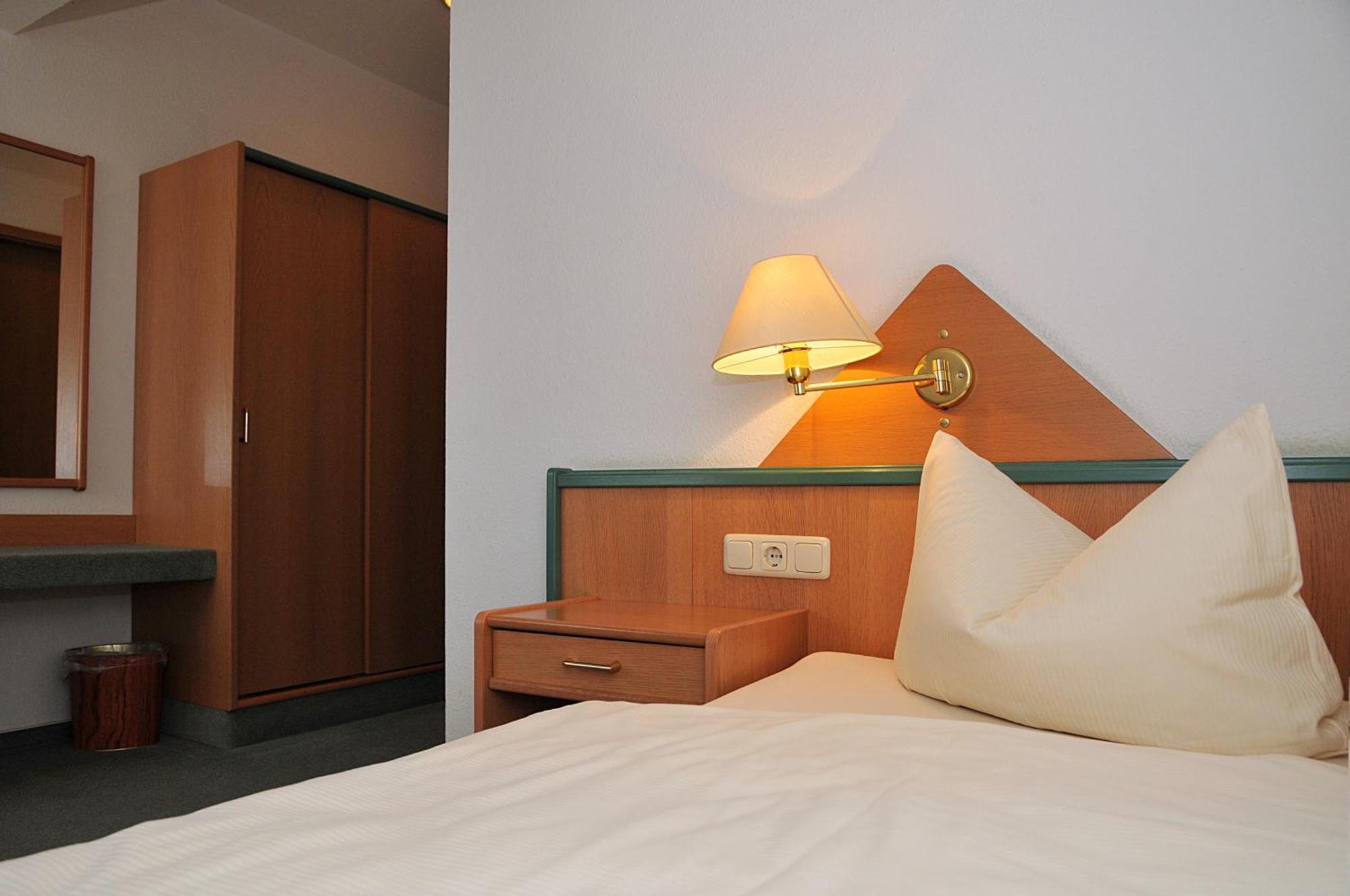Hotel Friesen Вердау Экстерьер фото