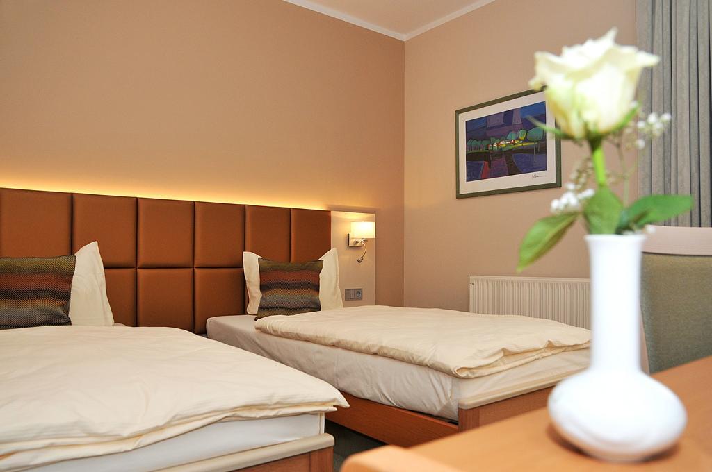 Hotel Friesen Вердау Экстерьер фото