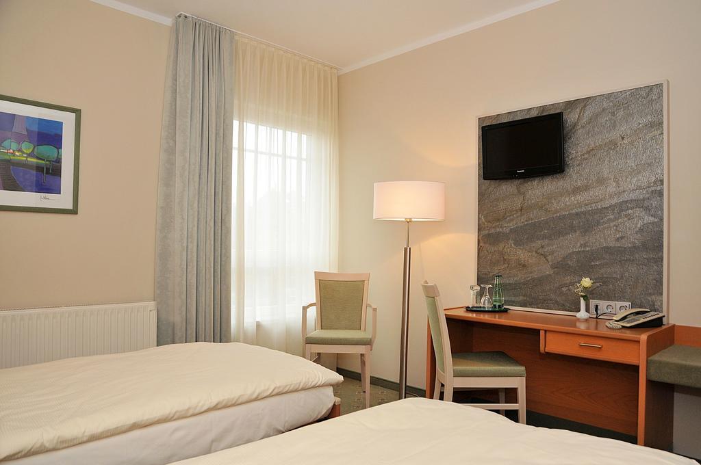 Hotel Friesen Вердау Экстерьер фото